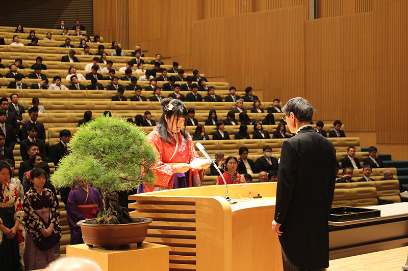 第21回卒業証書・学位記授与式を挙行